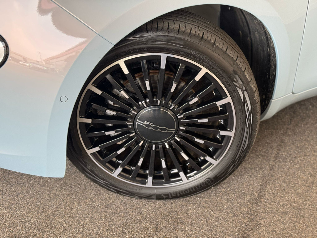 Fiat 500 la prima 42 kwh