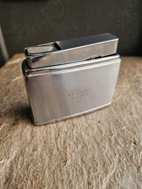 Mooie grote vintage butane tafelaansteker merk Fisher...