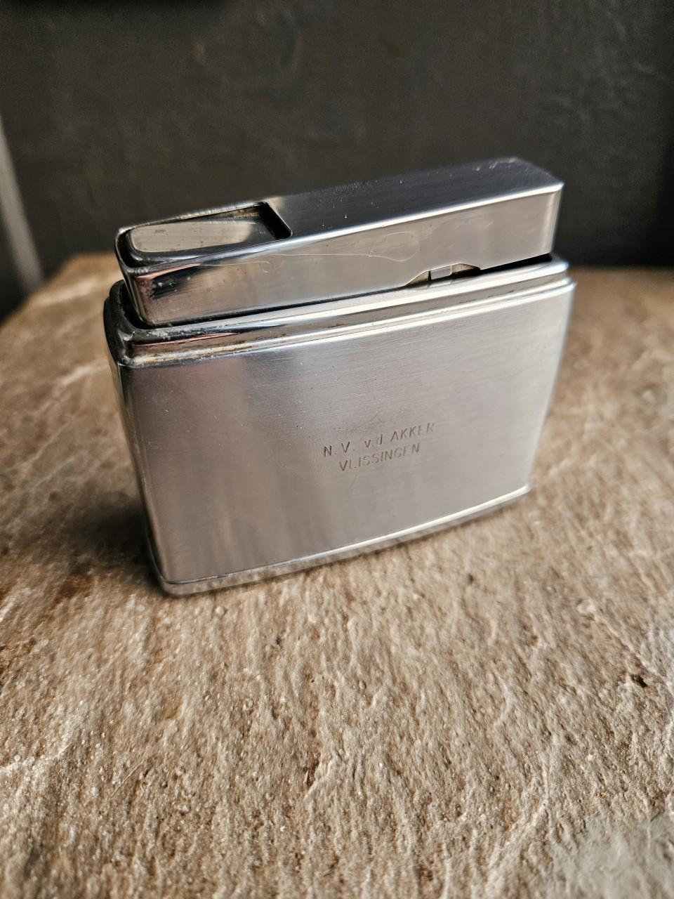 Mooie grote vintage butane tafelaansteker merk Fisher...