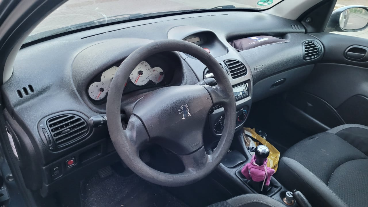 Peugeot 206,1.4l antraciet 5 deurs