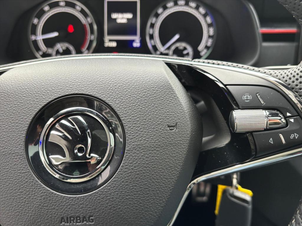 Skoda Scala 1.0 tsi 110pk sport business| carplay|panodak|17"lm| rijklaarpr