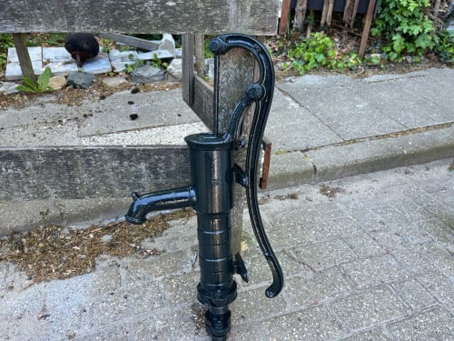 Waterpomp nr. 3 Gietijzer Antiek