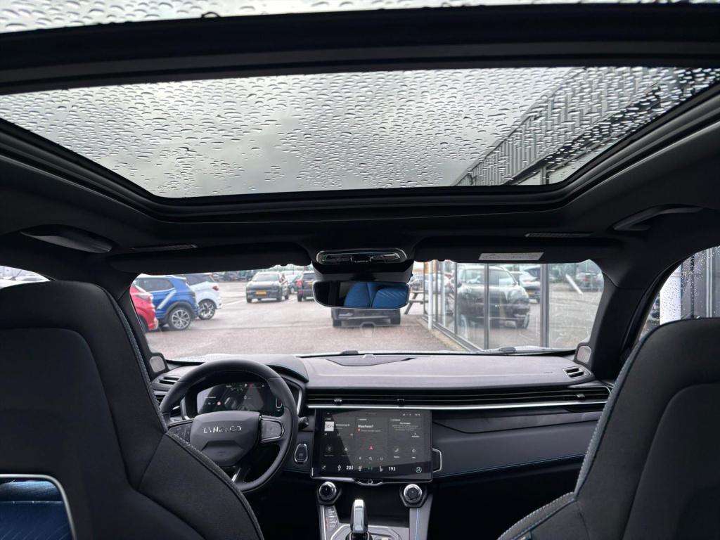 Lynk & Co 01 261pk phev, stuurverwarming, pano dak, carplay