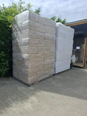 Vlas per pallet a 54 stuks € 400,00