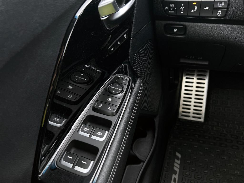 Kia Niro 1.6 gdi hybrid executiveline | leder | stoelkoeling/verwarming | c