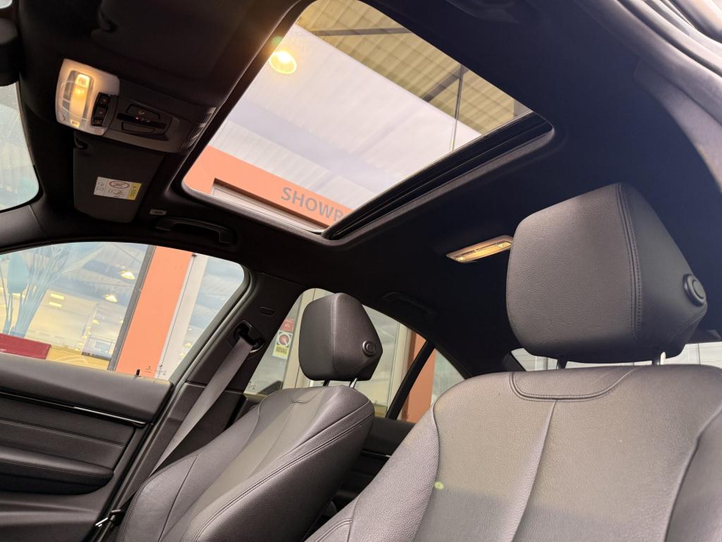 BMW 3-serie 330e m-sport | head-up | cruise | stoelverwarming | 360 | leder