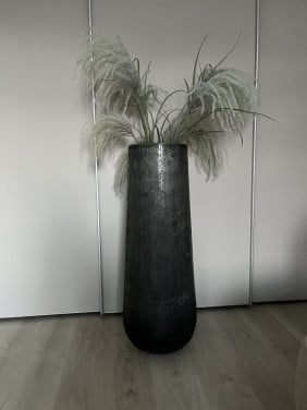2 prachtige metalen vazen