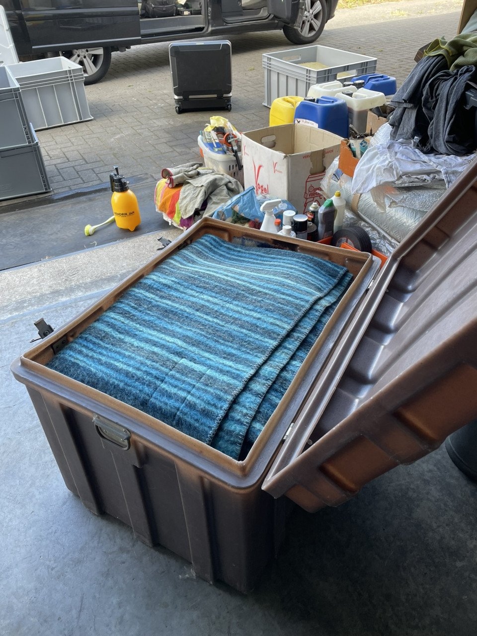 Te koop kunststof opberg kist