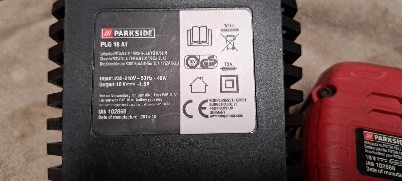 Te koop 2x accu voor boormachine + 2 laders