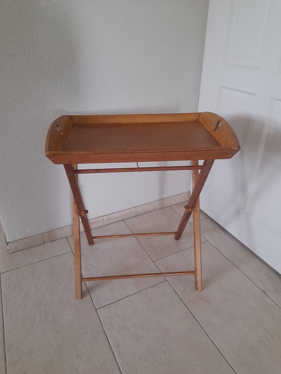 Dienblad op standaard (in goede staat) 62 x 41 x 67H