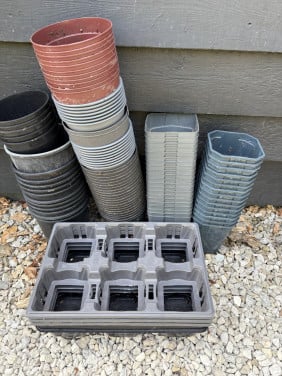 GRATIS lege plastic bloempotten