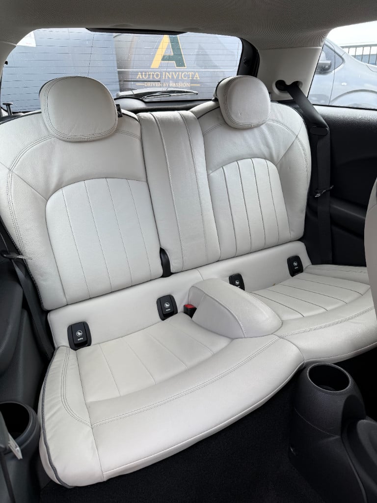 Mini Cooper 1.5 - chili - pano