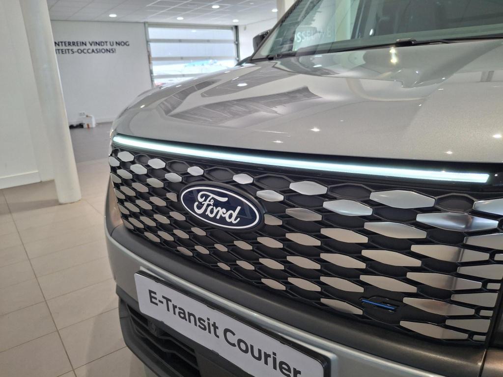 Ford E-transit Courier limited 46 kwh | trekhaak | stoel, stuur en voorruit