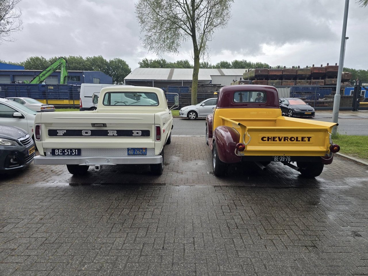 Te koop  Zeer mooie ford f250  pick-up   v8 390ci Automaat