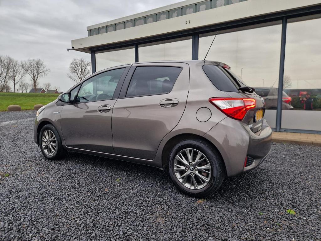 Toyota Yaris 1.5 hybrid dynamic | automaat | navi| rijstrookwaarschuwing | 