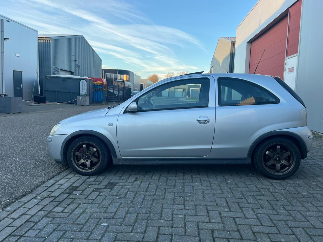1.8-16V Gsi Silverline/ Dakraam/Airco/Elek Spiegels/ Sportieve velg Uitlaat
