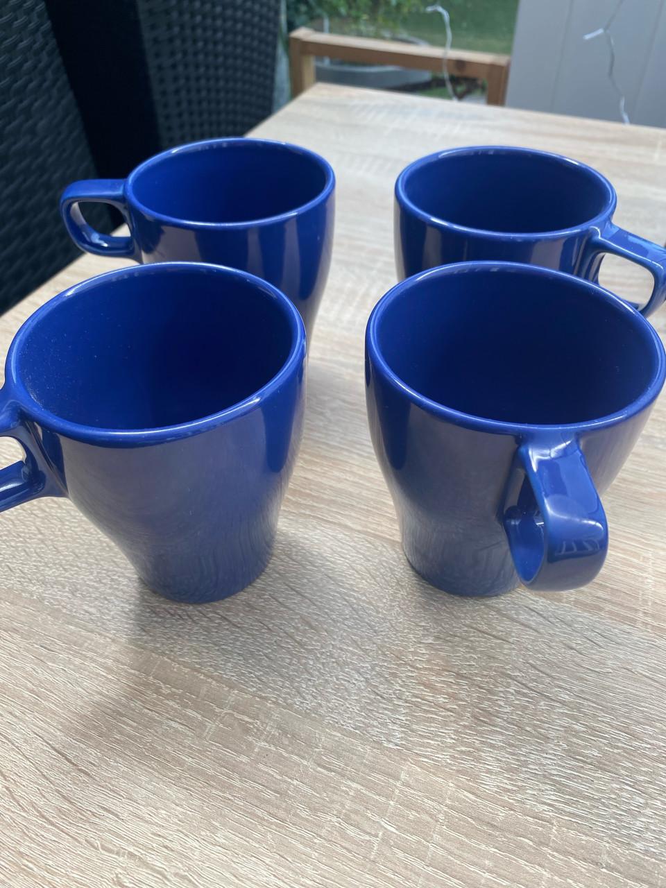 4 blauwe bekers van ikea