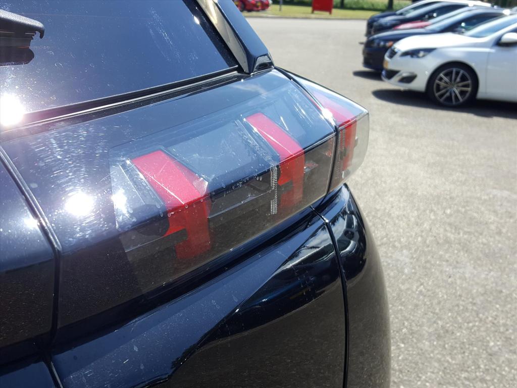 Peugeot 2008 allure pack 1.2-100pk navigatie | keyless entry | applecarplay