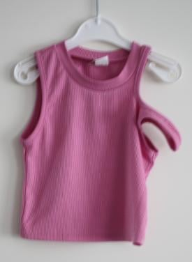 Roze shirt met 1 schouder  maat 104