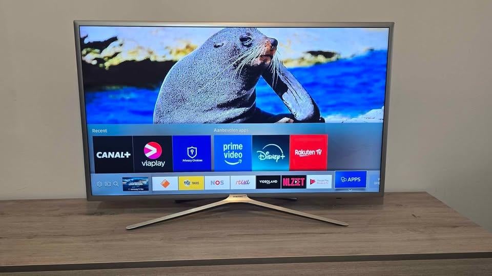 Samsung Full HD 40 inch 102cm Smart TV MET WIFI