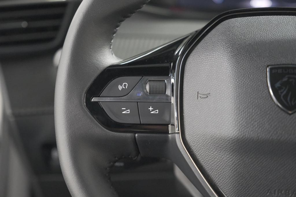 Peugeot 2008 puretech 100 allure | allseason banden | 360 camera | adaptiev