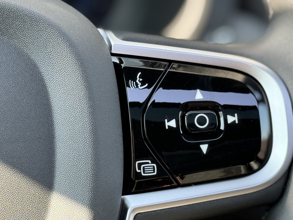 Volvo XC60 t6 awd ultra dark