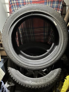 Winterbanden 225/45-18 GoodYear