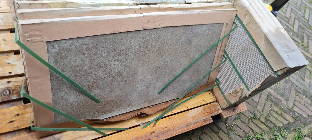 Keramische tuintegels