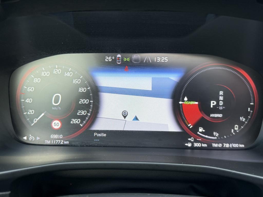 Volvo XC40 t5 262pk recharge ultimate dark |leder+ memory| camera| h&k soun