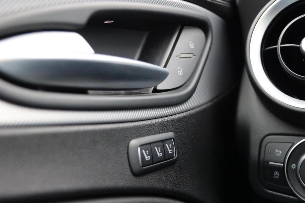 Alfa Romeo Stelvio 2.0 t awd veloce q4 280pk