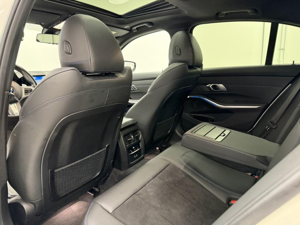 BMW 3-serie 330e m-sport | schuif/kanteldak | trekhaak | 360 camera |