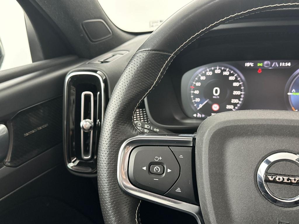 Volvo XC40 t5 262pk recharge r-design| pano| adap.cruise| 360camera