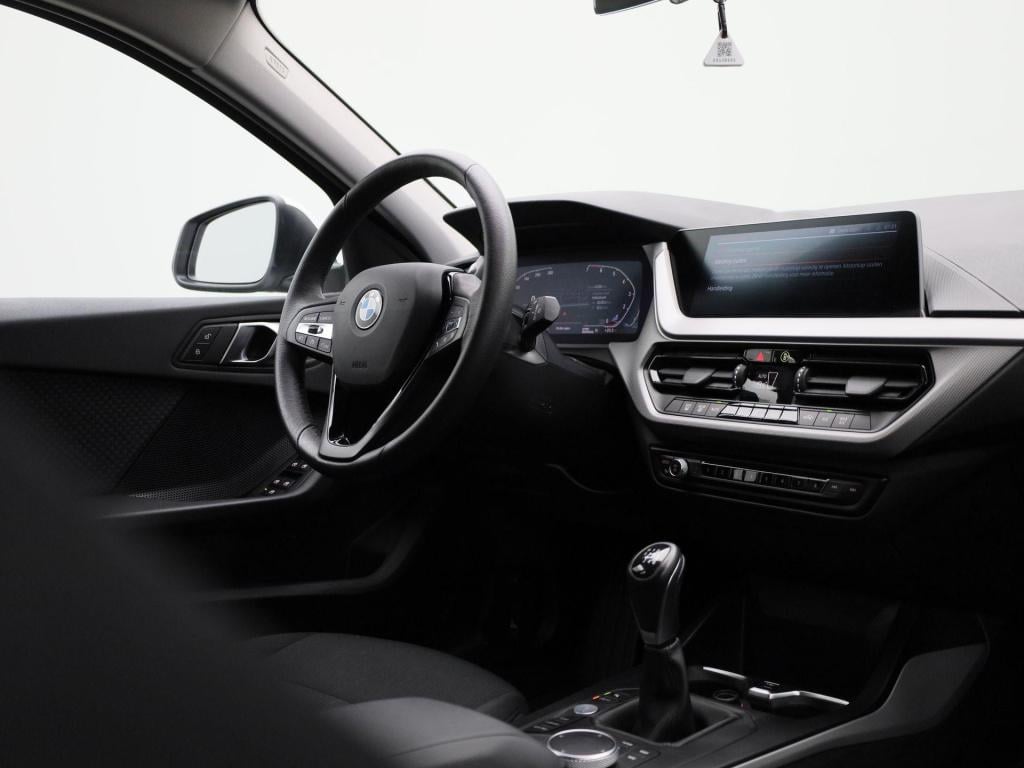 BMW 1 Serie 118i executive | navigatie | climate control | parkeer sensoren