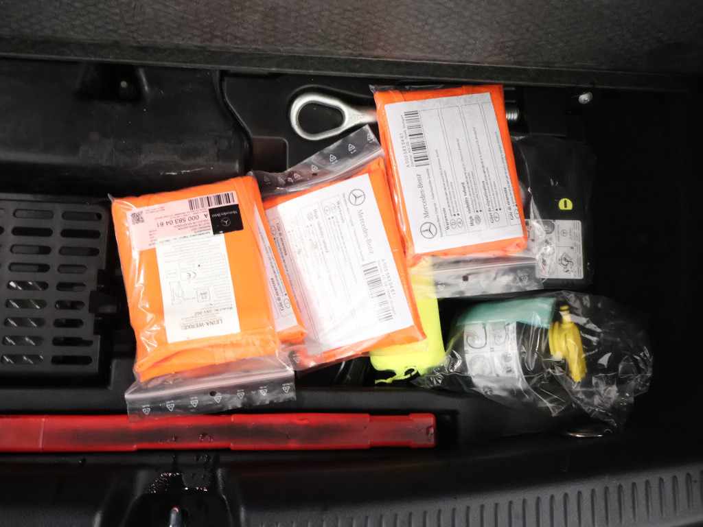 Mercedes-Benz A-Klasse 250 e business solution amg limited | amg line | nig