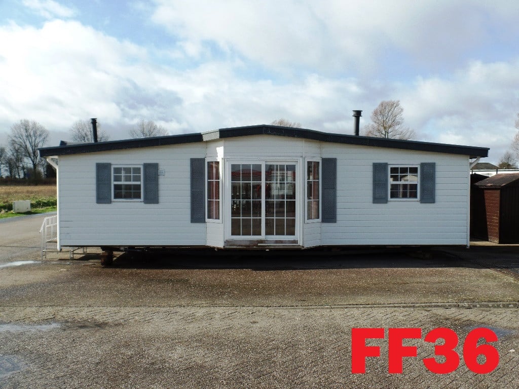 Diverse chalets met middenkamer tot 6 personen te koop