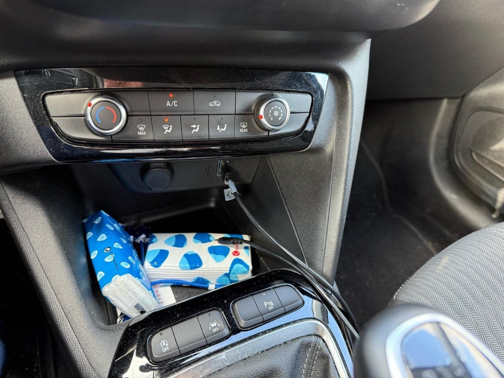 Opel Corsa 1.2 edition | nieuw binnen | dealer onderhouden | apple carplay 
