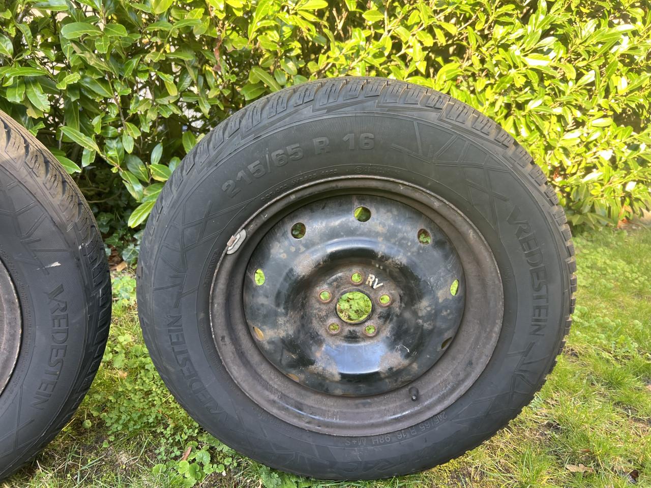 Winterbanden 4 stuks met velgen