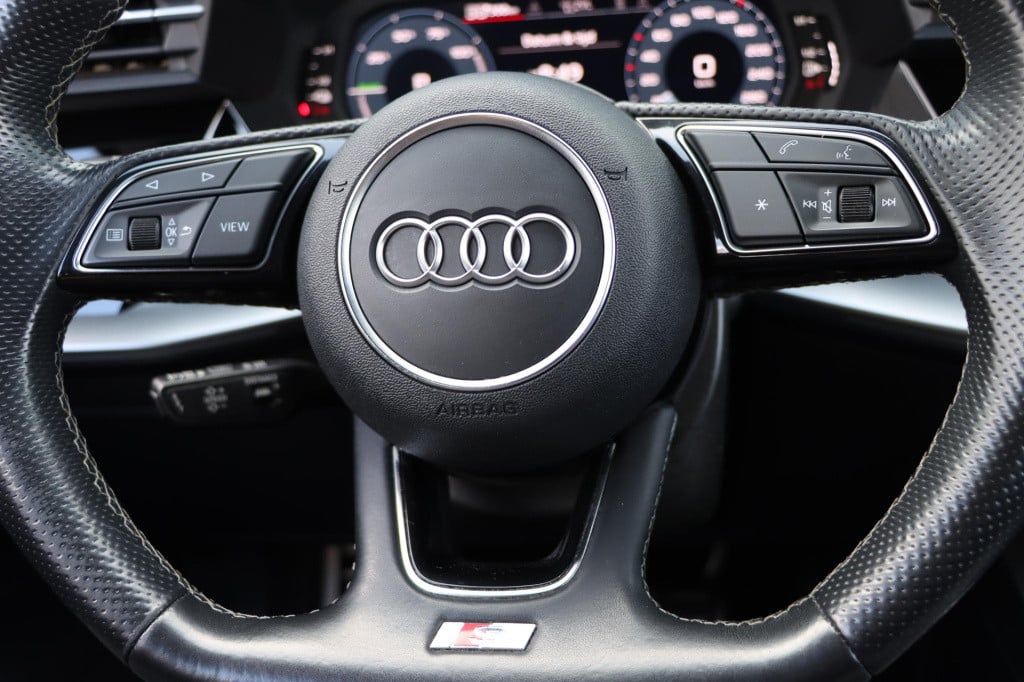 Audi A3 sportback 40 tfsi e s edition 204pk s-tronic