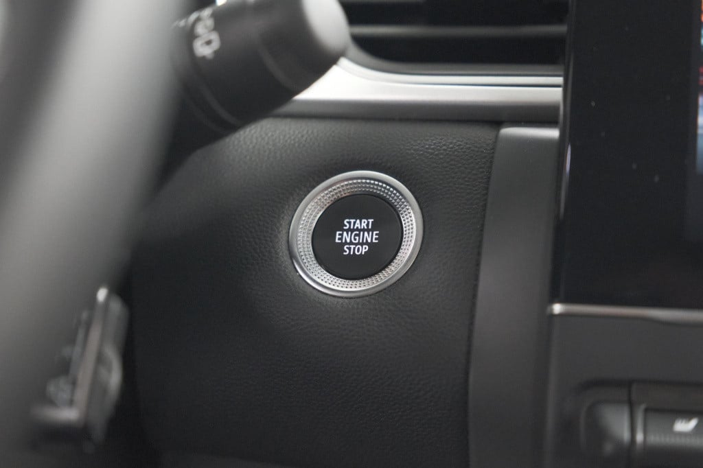 Renault Captur tce 140 edc techno | camera | 9.3 inch groot scherm | stoelv