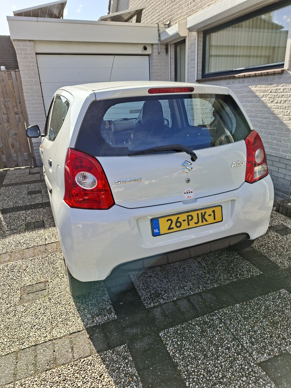 SUZUKI