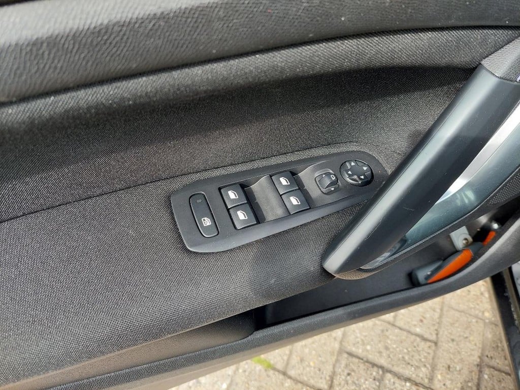 Peugeot 308 1.2 puretech active | navi | park.sens | climate control