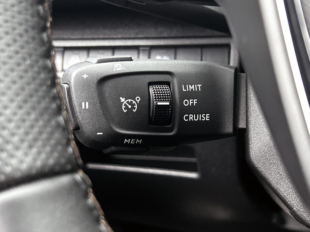 Peugeot 3008 hybrid 225 pk automaat gt | rijklaar | adaptive cruise | focal