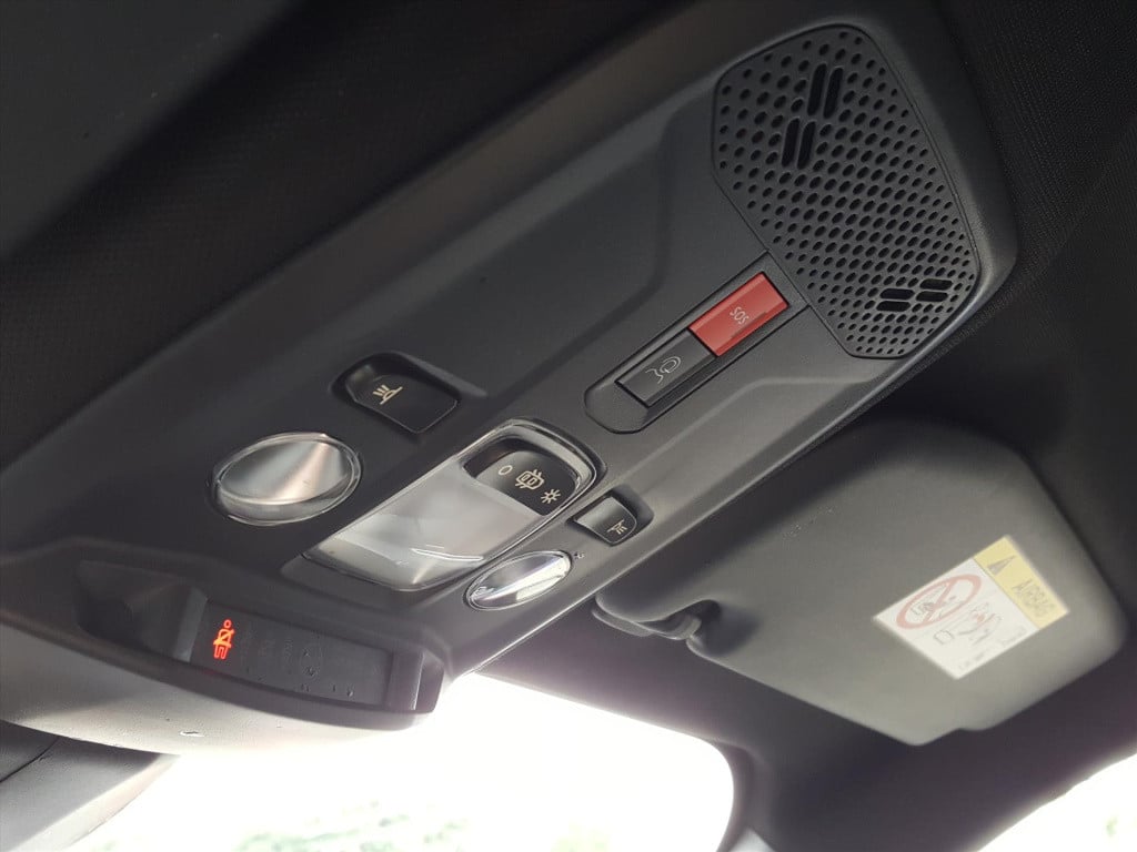 Peugeot 2008 1.2 puretech 100pk allure | navigatie | bluetooth | applecarpl