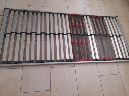 Lattenbodem 90 x 200 (in goede staat )