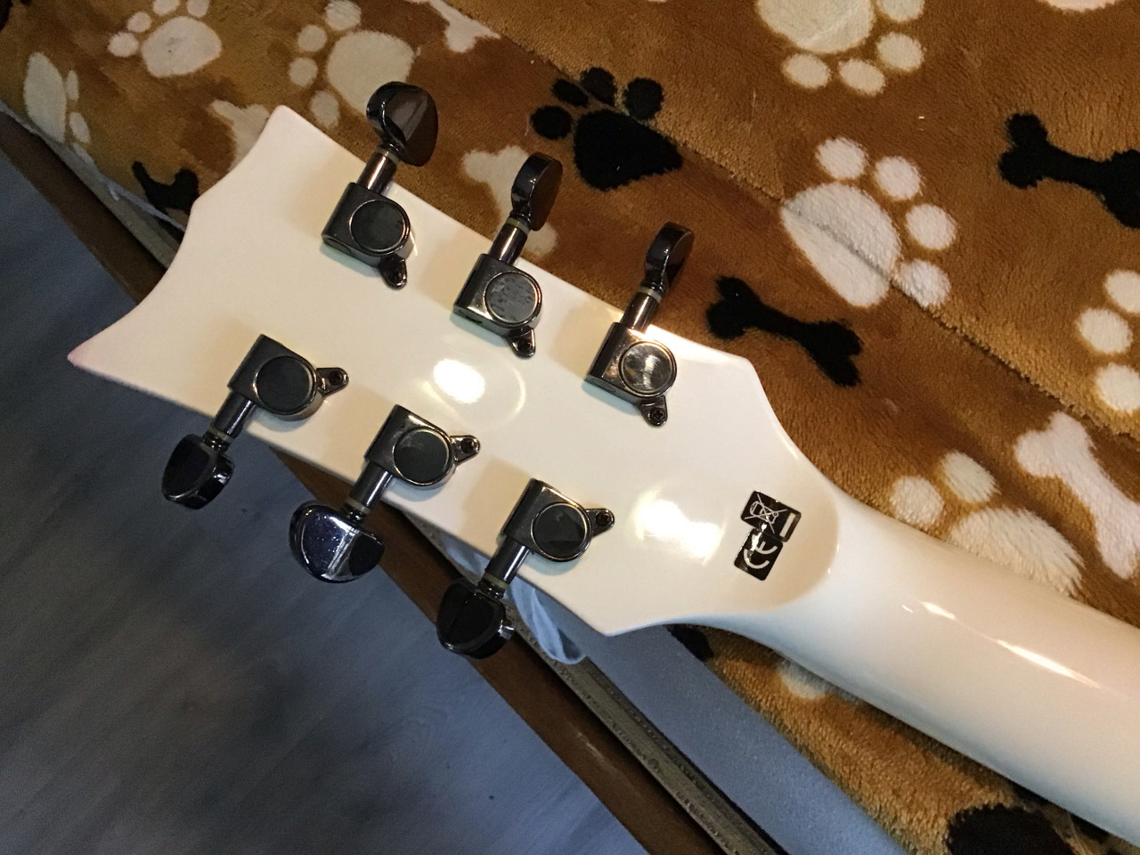 HB LesPaul/ESP-active guitar (HBZ)”EMG-pickups”