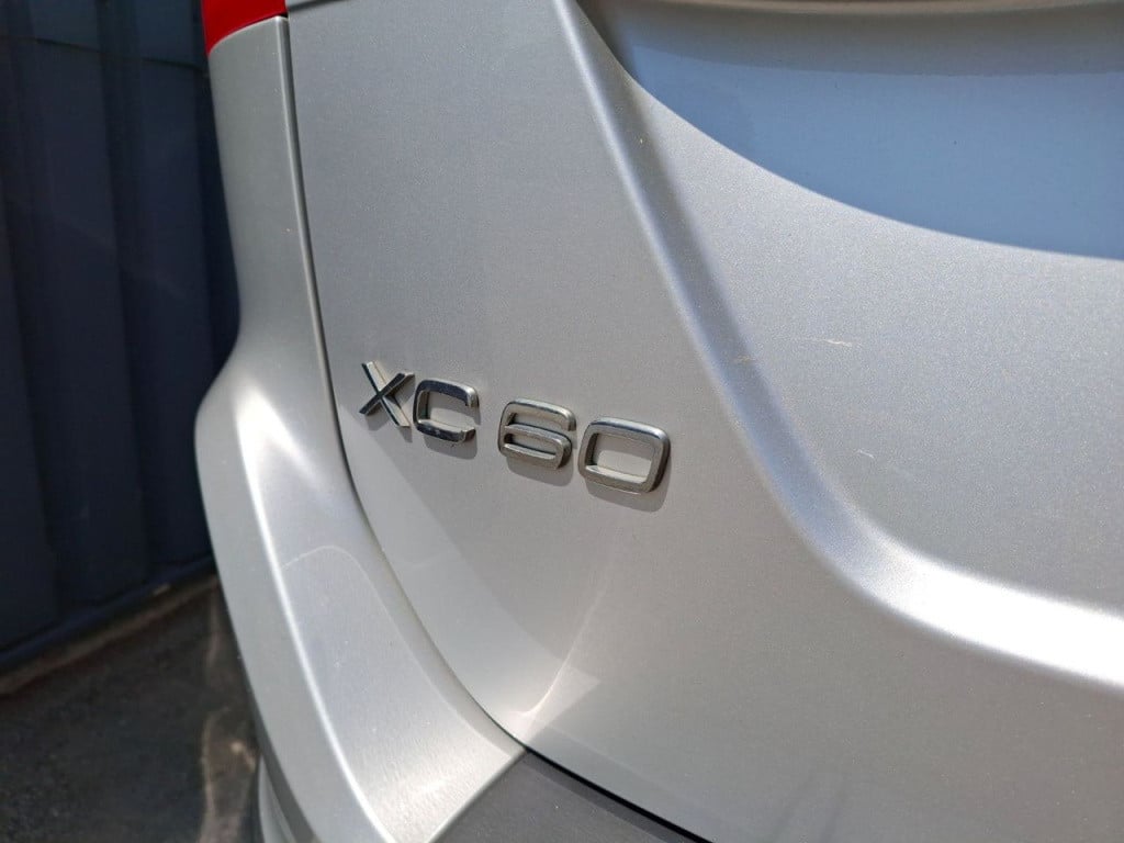 Volvo XC60 2.0 t5 kinetic xenon | leder | dealer onderhouden!