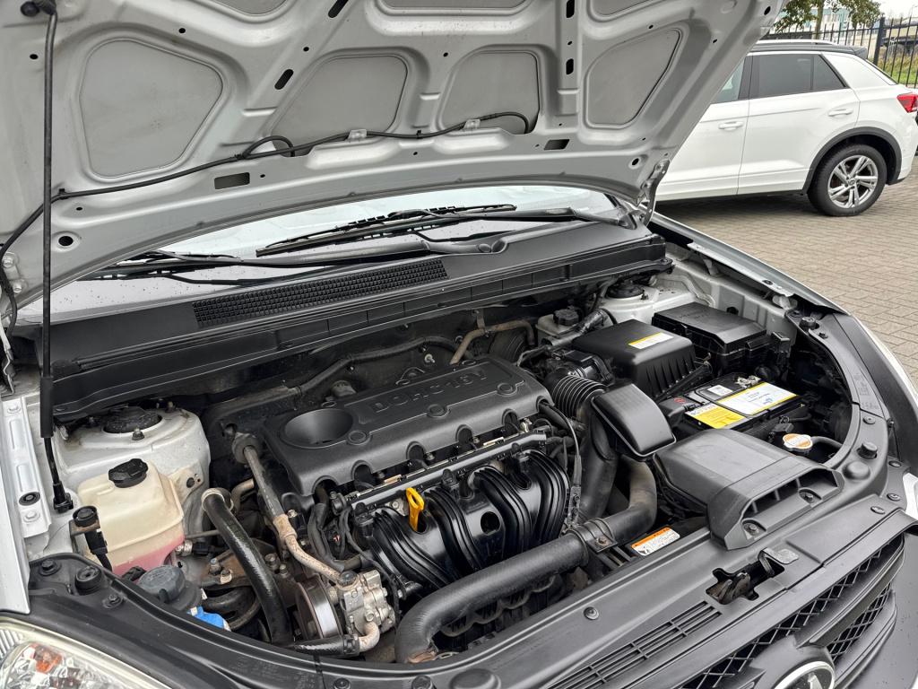 Kia Carens 2.0 cvvt x-tra * airco * trekhaak * apk tot 07-10-2027