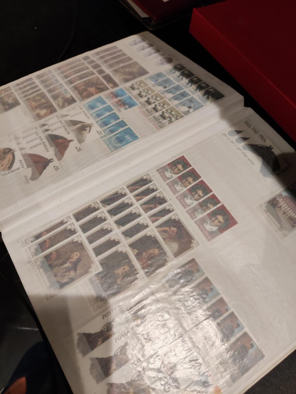 Dik album vol zegels Roemenië