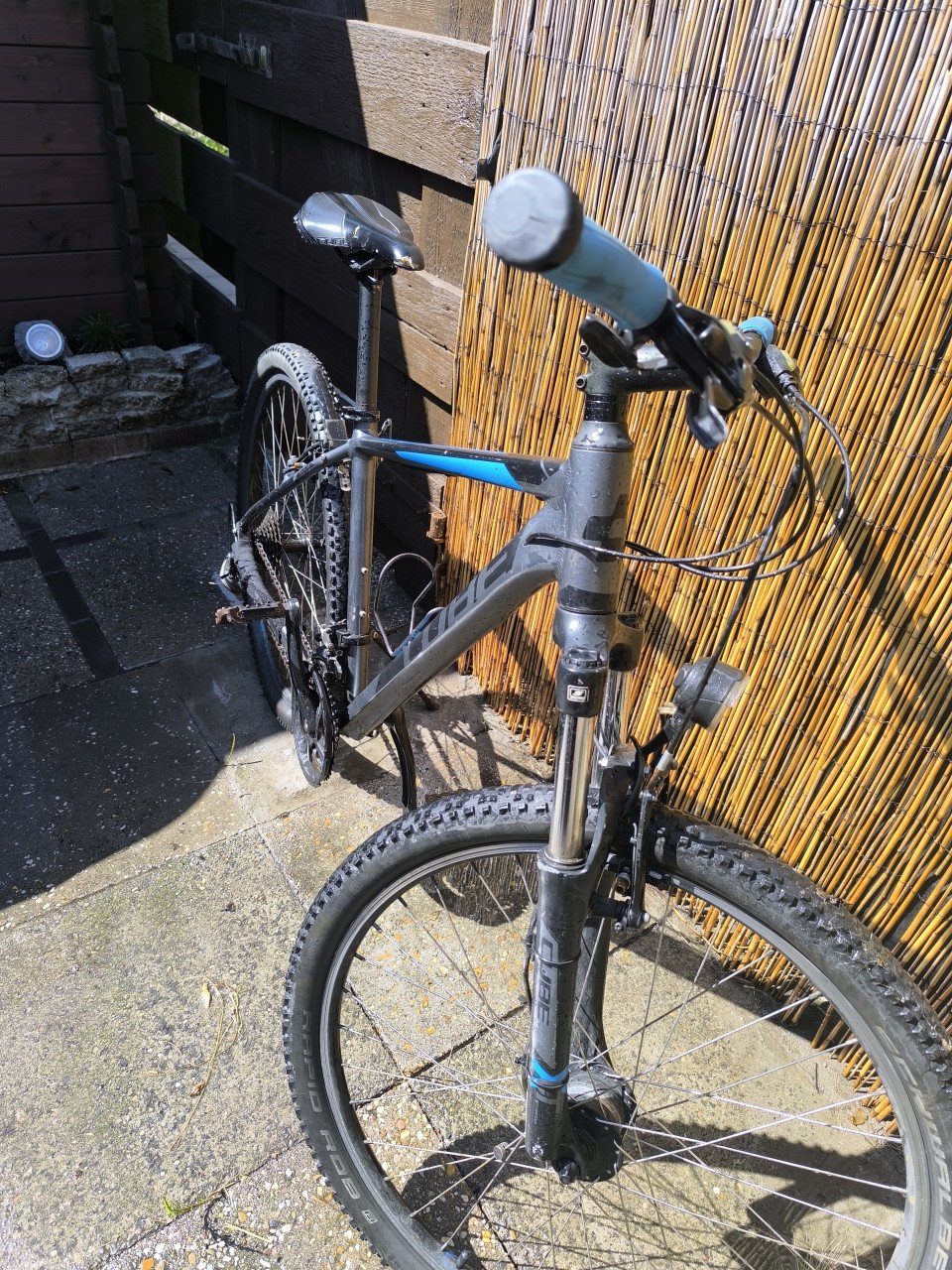 3 mountainbikes