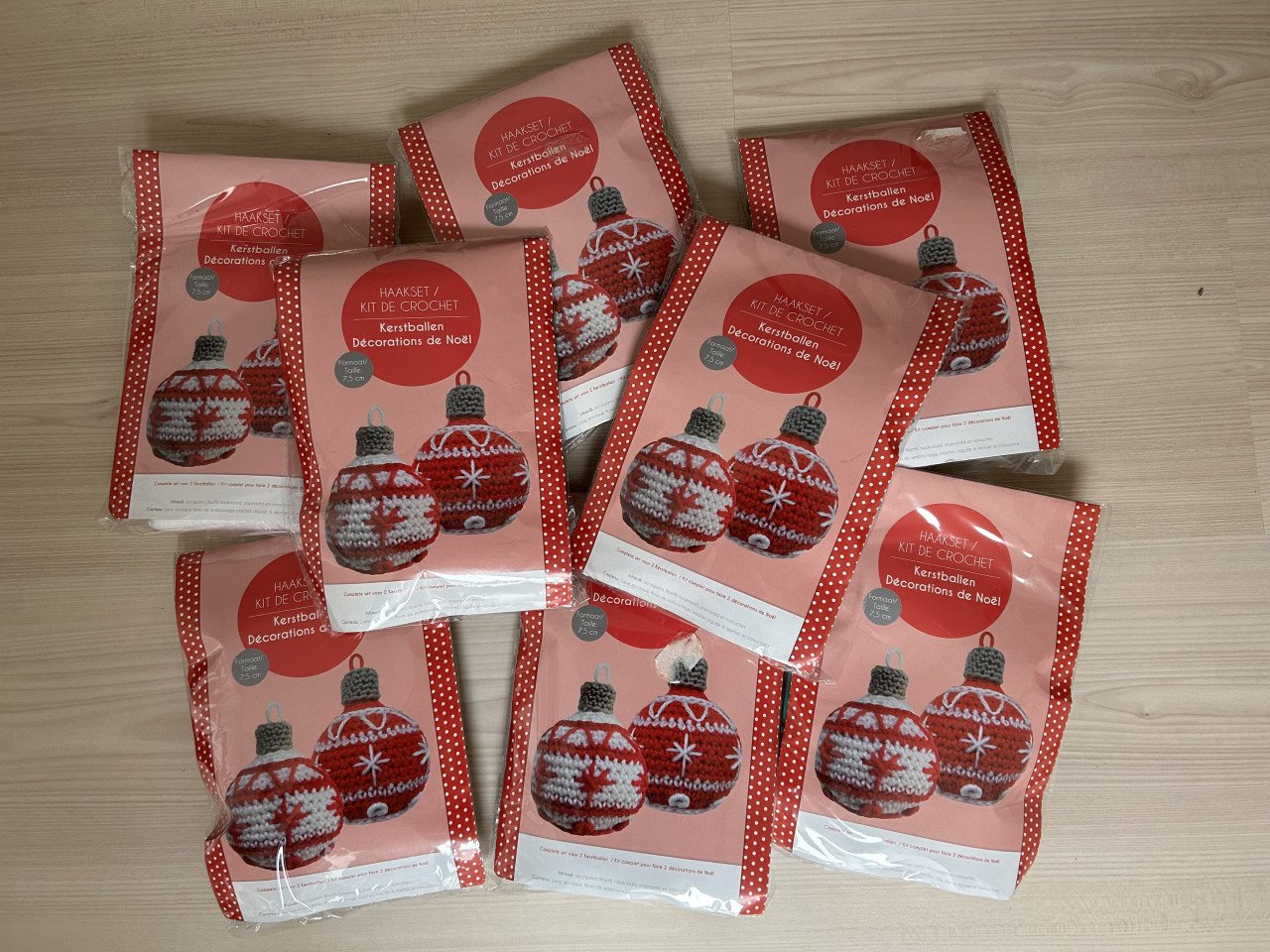 Kerstballen haken......8 setjes.